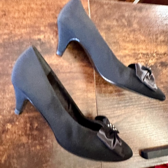 Night life by Life Stride size 5 1/2 black pump - Picture 4 of 7